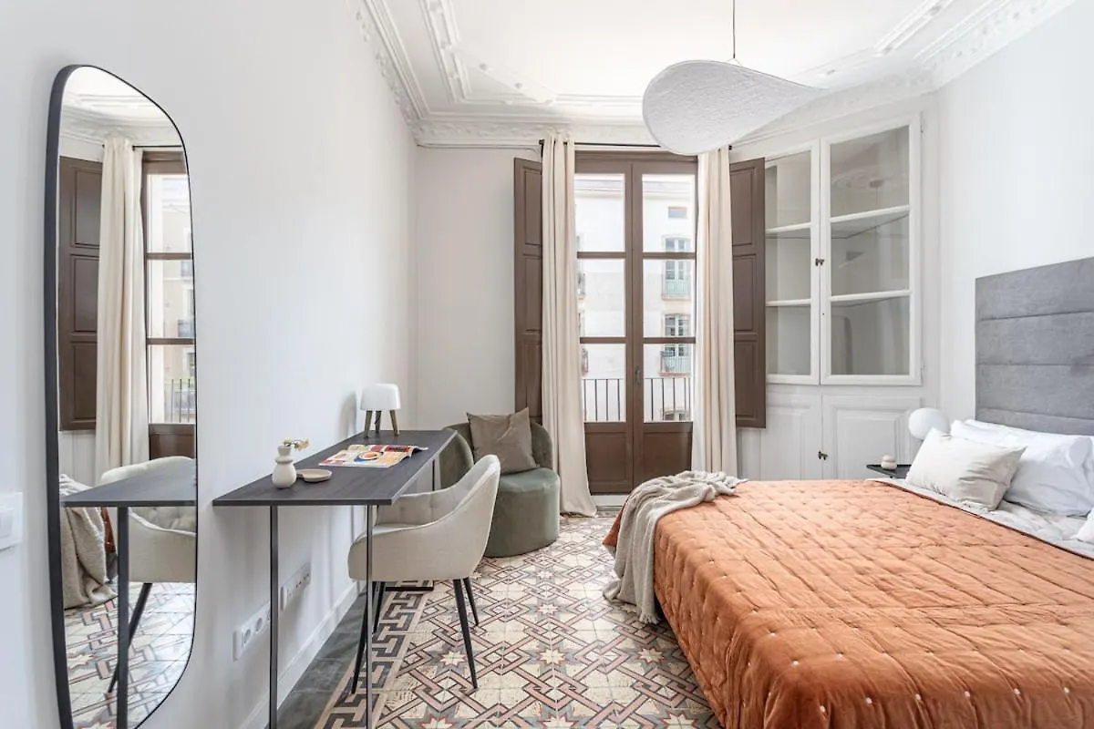 Canela Homes Midterm Merce バルセロナ スペイン